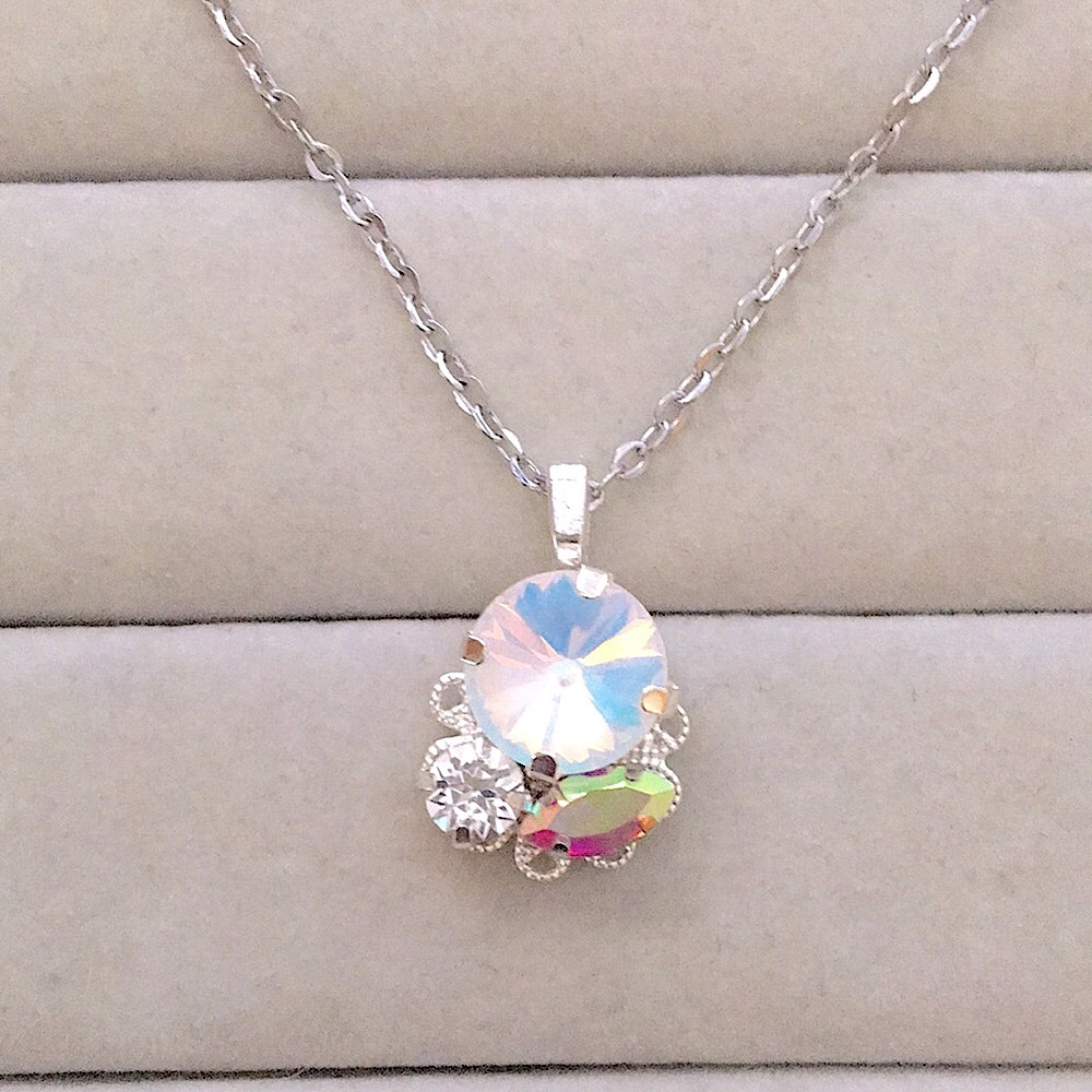 White Opal + Aurora Borealis Rivoli Crystal Silver Pendant Drop Necklace - Picture 4 of 9